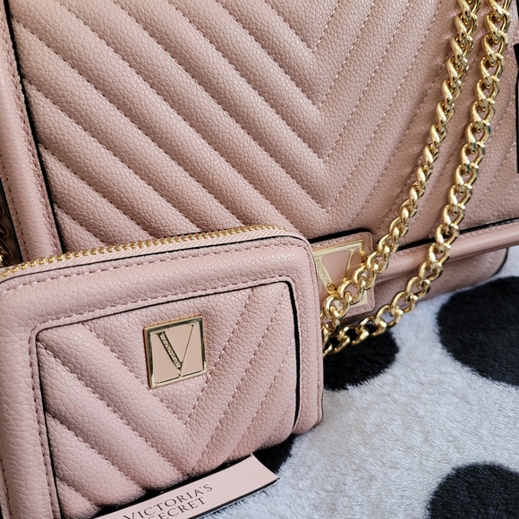 Bag - Picture 2 of 8